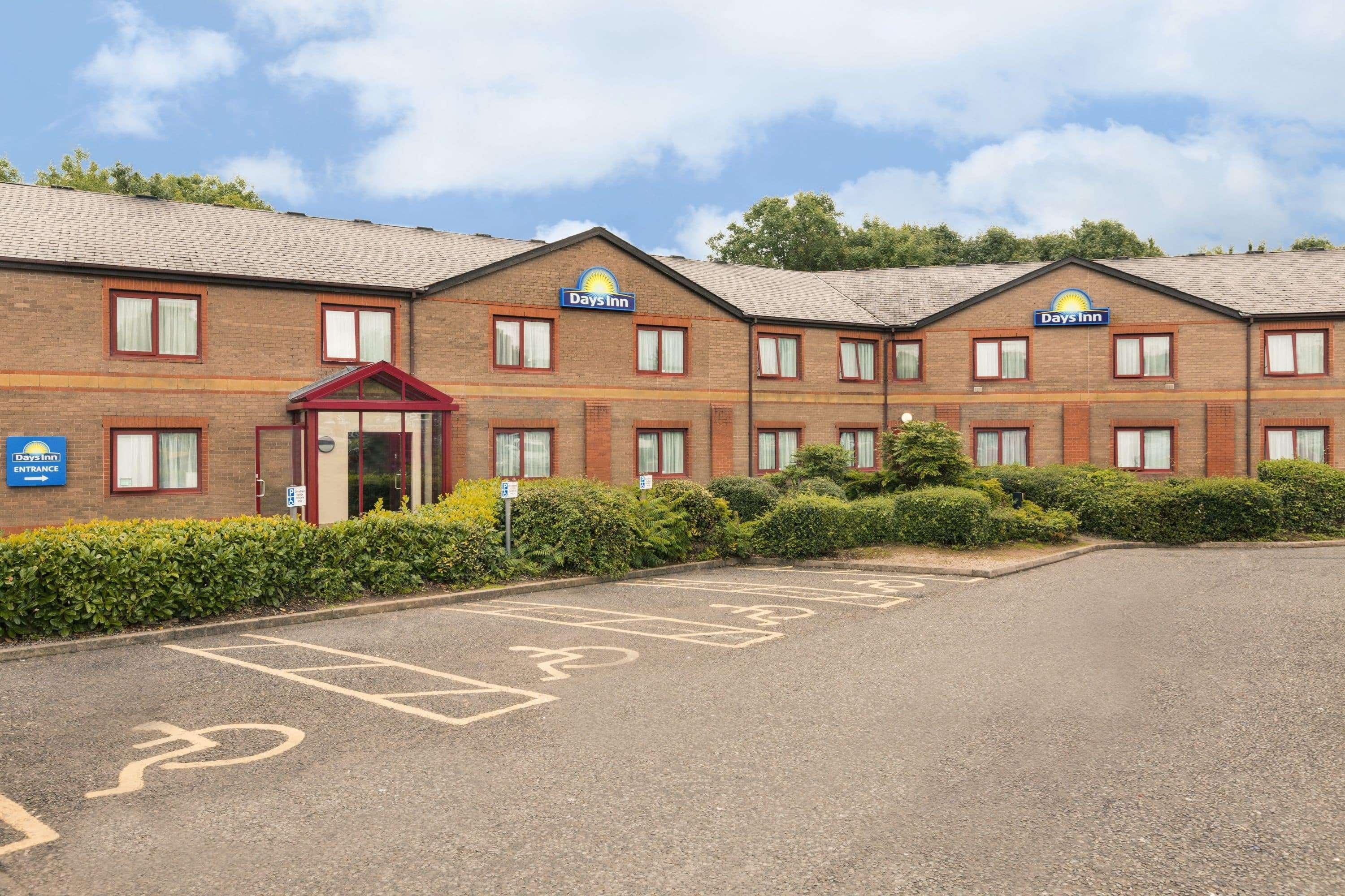 Days Inn Magor Exterior foto