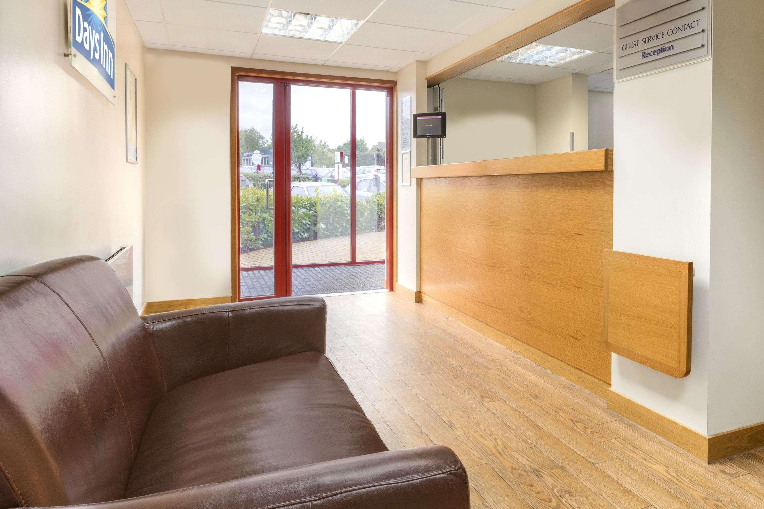 Days Inn Magor Exterior foto