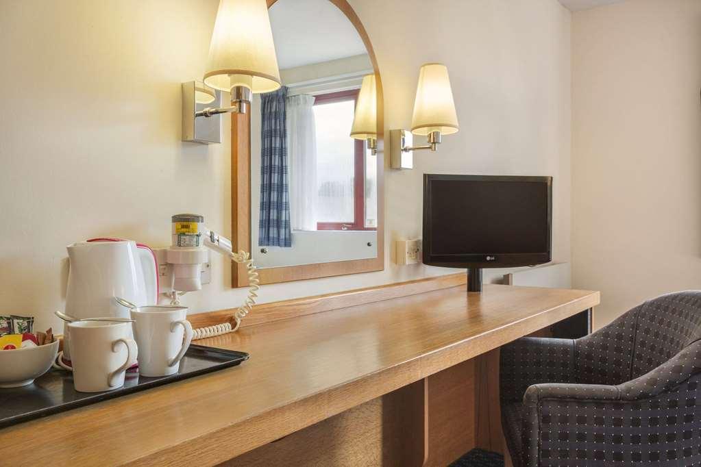 Days Inn Magor Zimmer foto
