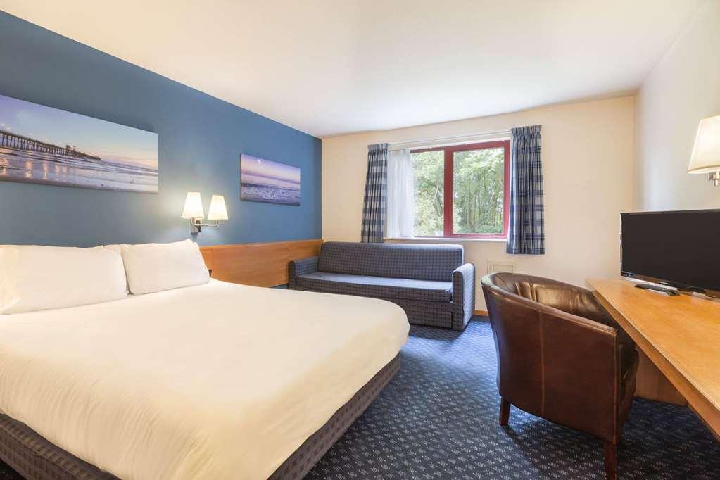 Days Inn Magor Zimmer foto