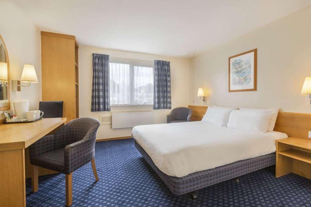 Days Inn Magor Zimmer foto
